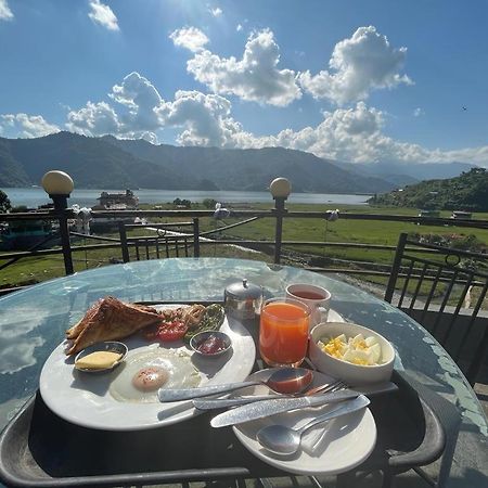 Hotel August Lake Pokhara Buitenkant foto