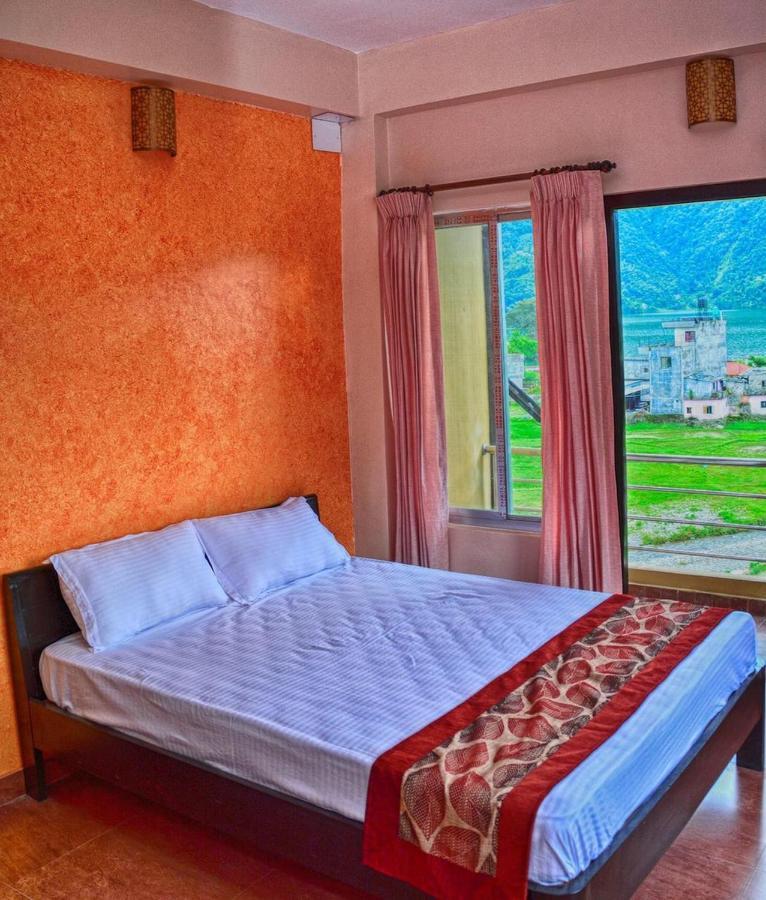 Hotel August Lake Pokhara Buitenkant foto